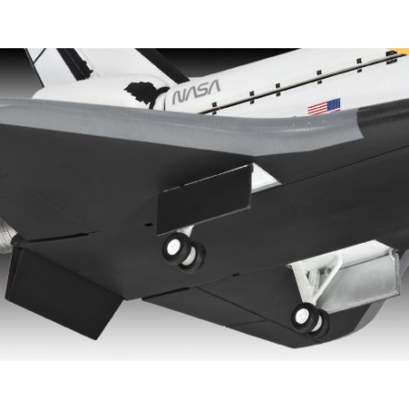 Revell 04544 25.2 cm Space Shuttle Atlantis Model Kit