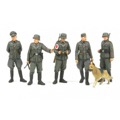 Tamiya 01.35 WWII German Military Police launched Sep. Kit to Assemble and Painting