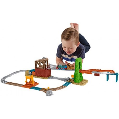 Thomas & Friends FBK08 Track Master Scrapyard Escape Toy Set