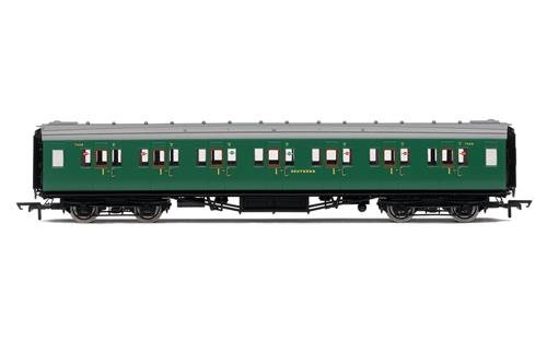 Hornby R4734 SR Maunsell Corridor First Class Coach Train Model Set