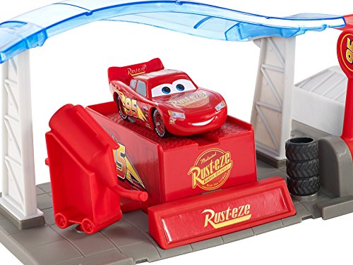Disney FBH01 Pixar Cars 3 Florida Speedway Pit Stop Playset